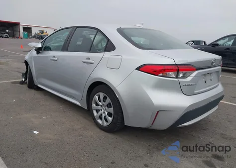 2021 Toyota Corolla Le z USA, uszkodzony, nr VIN 5YFEPMAE3MP186065